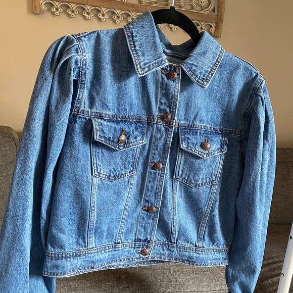 Jackets & Blazers - 🚨CLOSET CLEAROUT Jean Jacket Puffed Sleeve
